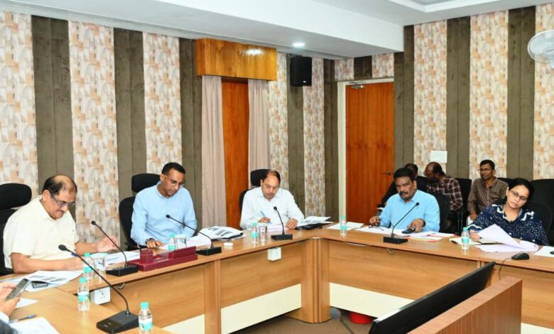 The PWD focuses on the quality of construction work in jails. Secretaries Mukesh Kumar Bansal, V.K. Bhatpahari, and Himanshu Gupta; 'Nirman Bhawan'.