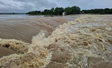 CG Rain Alert: Flood-like conditions in several districts; bridge collapses; Mahanadi river in spate.