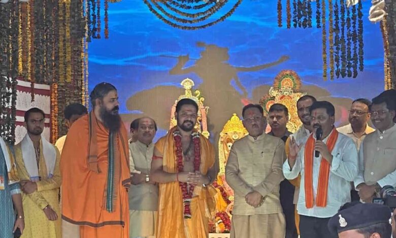 Chief Minister Sai pulled Lord Jagannath's chariot alongside devotees at the Amlipadar Rath Yatra festival in Gariaband.