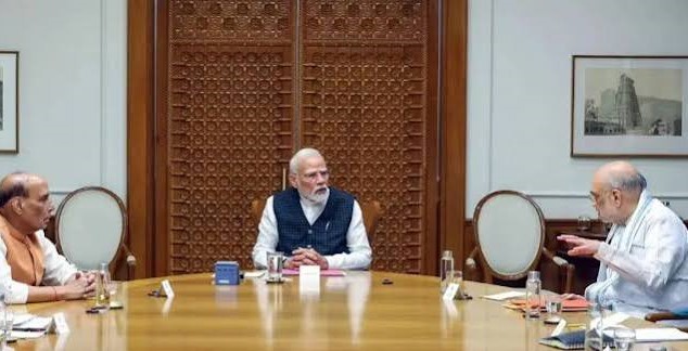 ; the marathon session lasted three hours, with several senior ministers—including Amit Shah