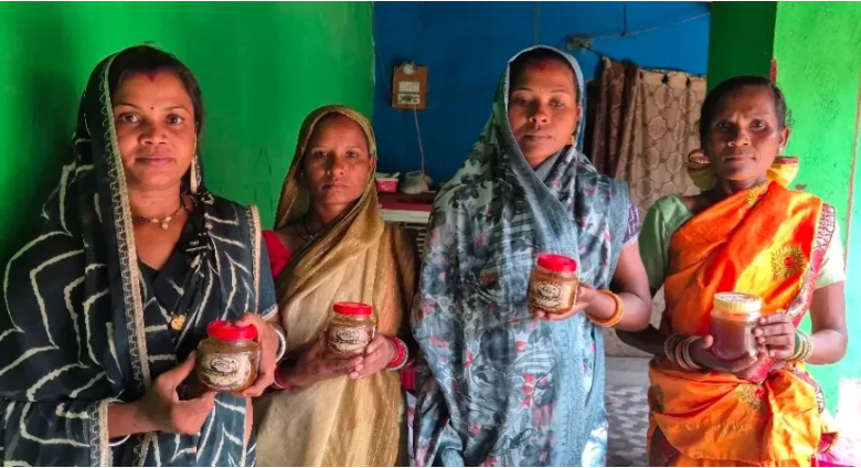 'Bihan' scheme transforms the fortunes of rural women; they earned ₹1 lakh in a year from Mahua pickle and honey.