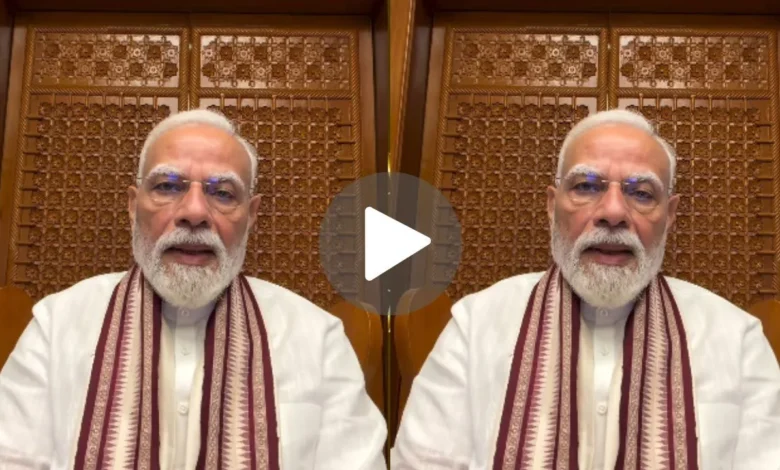 PM Modi's major digital move at midnight; expresses gratitude to the youth, calling them 'Friends'.