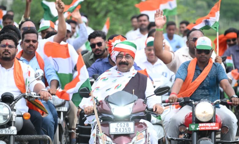 Salute to brave martyrs and a pledge for a developed India: 'Tiranga Yatra' taken out in Lormi.