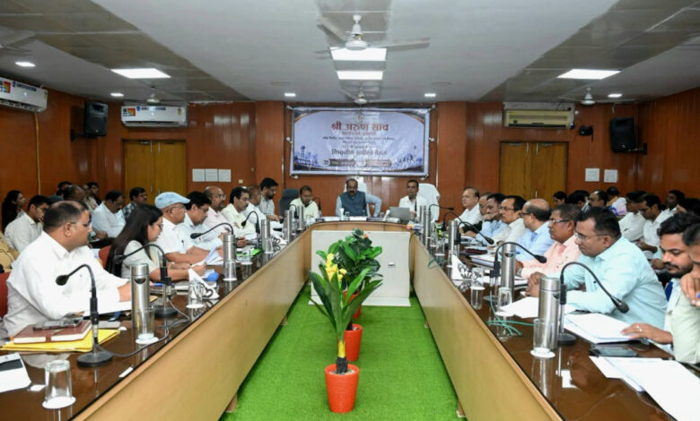 Review of schemes ranging from Jal Jeevan Mission to PM Awas; Arun Sao says eligible beneficiaries should receive benefits on time.