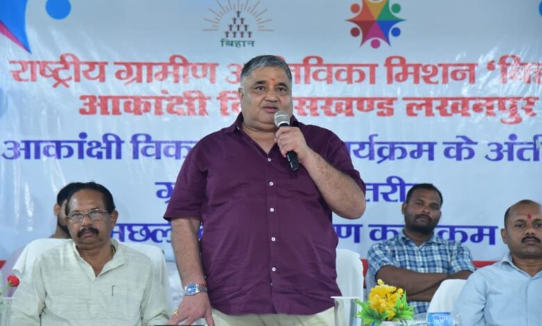 Rural families to become self-reliant through fish farming; initiative launched in Lakhanpur.