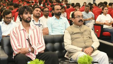 Over 8 lakh youths participated in the Khelo India dialogue; a special event was also held in Raipur.