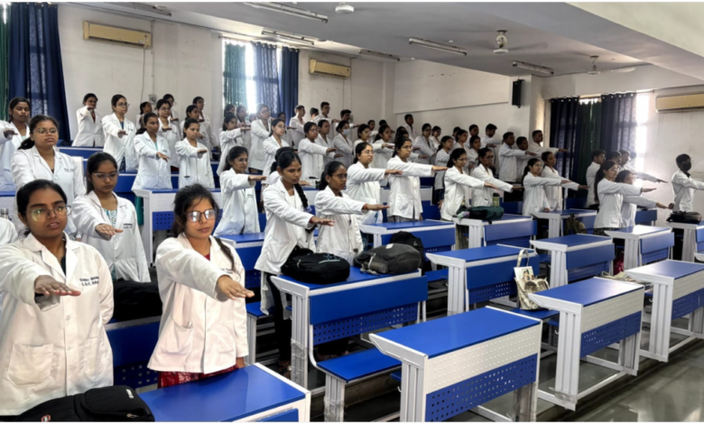 रायपुर में नशा मुक्त भारत अभियान के तहत शपथ कार्यक्रम, छात्रों ने लिया नशे से दूर रहने का संकल्प