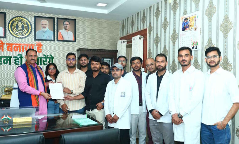 Intern doctors' protest suspended after discussion with Health Minister; assurance given on stipend hike.