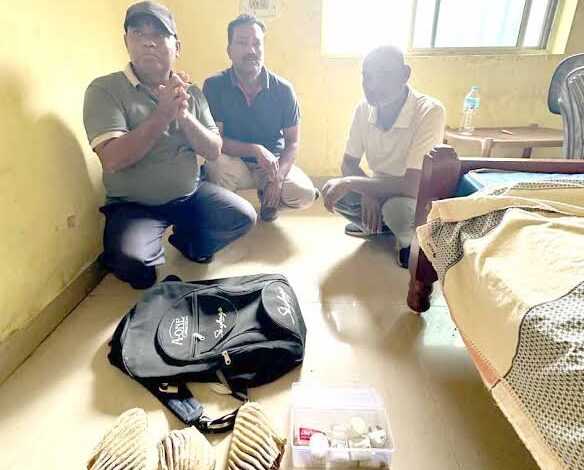 Smugglers were looking to sell ivory; the Forest Department nabbed them and sent them to jail.