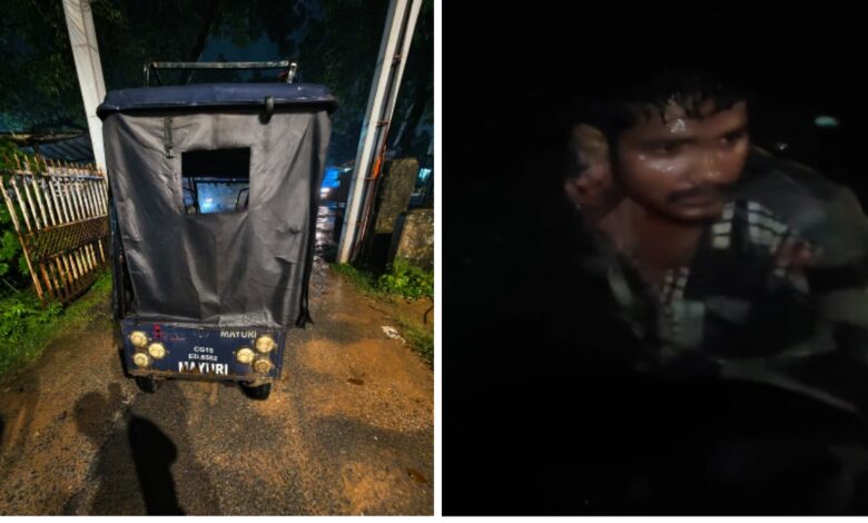 People rushed to the scene upon hearing a female student's scream and caught an auto-rickshaw driver who was taking her to a deserted area.