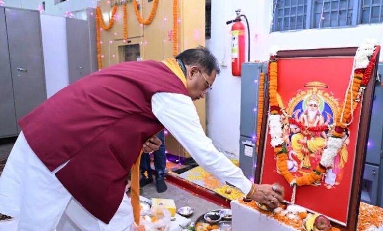 CM Sai offered prayers on Vishwakarma Jayanti and extended his best wishes to the workforce and artisans.