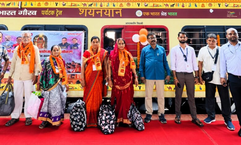 850 devotees from the Bilaspur division have set off for Ayodhya, blessed with the opportunity to seek the divine presence of Ram Lalla and Baba Vishwanath.