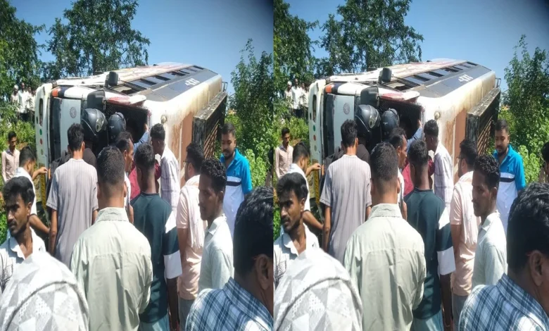 Major road accident in Balod: Passenger-packed bus goes out of control; one youth killed, over 20 injured.