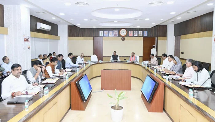Activity intensifies ahead of the Cabinet meeting; major decisions to be announced on September 9.