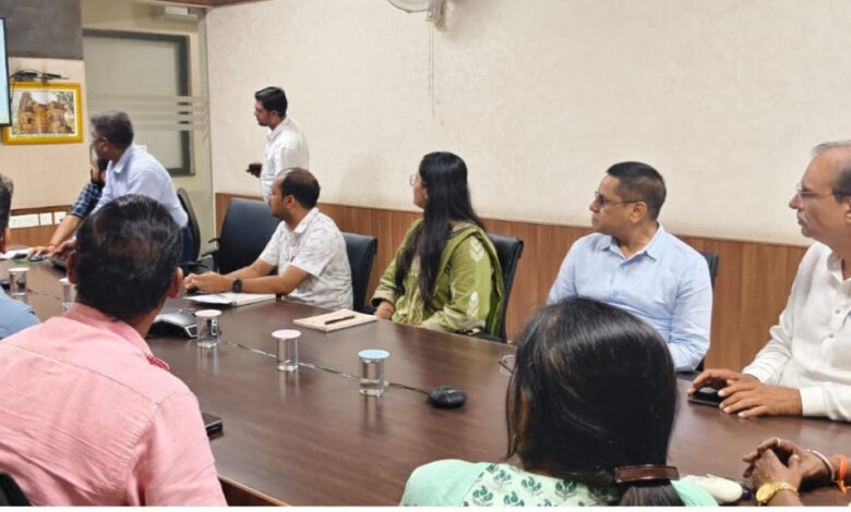Big news for tendu leaf collectors: 169 families benefit from the Rajmohini Devi Scheme.