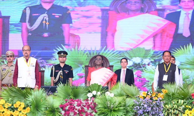President Droupadi Murmu impressed by the traditions of Bastar Dussehra; honorarium for 'Manjhis' and 'Chalkis' increased.