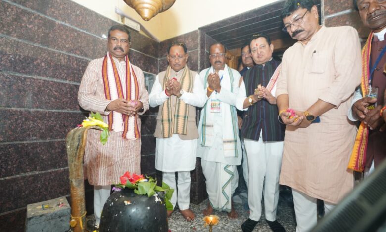 CM Vishnu Dev Sai visits Mahasamund, worships at Ramchandi temple