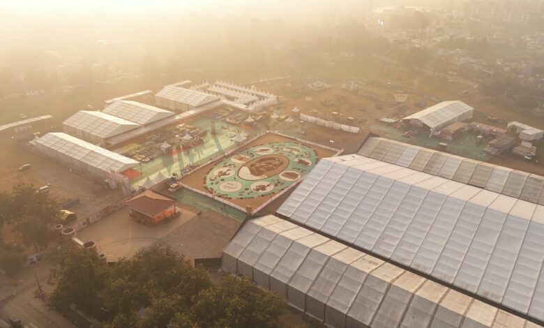Bastar News: A glimpse of tribal culture on display at Bastar Dussehra; a 20,700-square-foot rangoli becomes a major attraction.