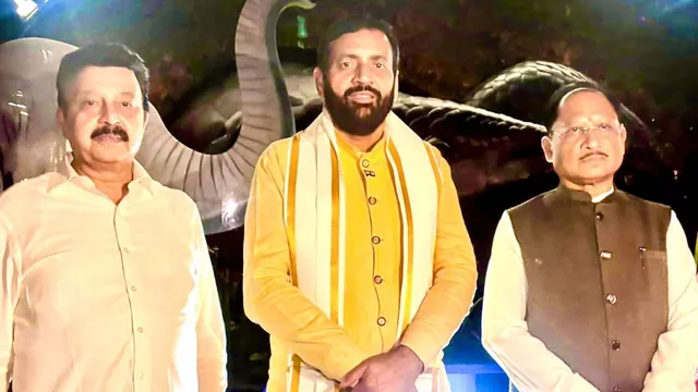 CM Sai's Singapore Visit: Chief Minister Sai visits Singapore's Mandai Wildlife Reserve; emphasizes developing an eco-tourism model in Chhattisgarh.
